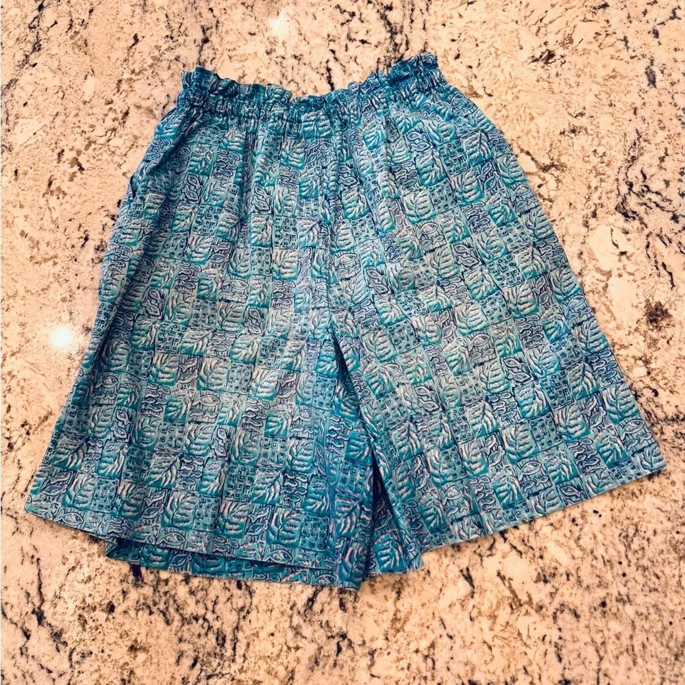 L.L.Bean Printed Elastic Waist Shorts Blue Green Fish Pattern Size Medium